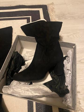 Zwarte Hoge Laarzen - Nieuw in Doos! beschikbaar voor biedingen