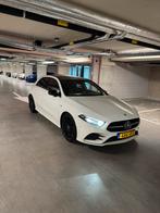 Mercedes Benz A200 AMG Edition One Dealer onderhouden, Auto's, Zwart, 160 pk, Wit, Particulier