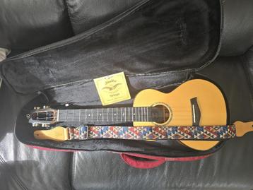 Flight Voyager Tenor Elektro Ukulele (Actieve Pickup) beschikbaar voor biedingen