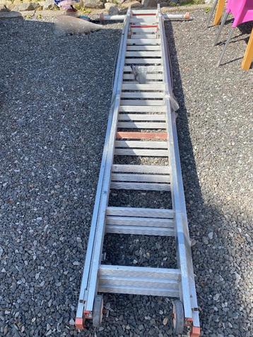 Altrex 3-delige opsteekladder 36 sporten (ca. 9 meter) beschikbaar voor biedingen