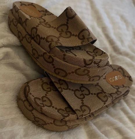 Damesslippers -  maat  -   39, Kleding | Dames, Schoenen, Ophalen of Verzenden, Zo goed als nieuw, Bruin, Slippers