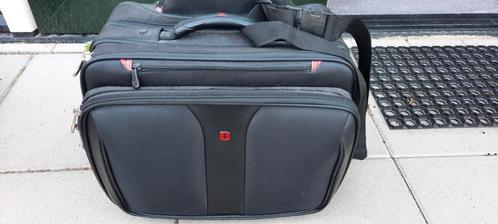Wenger trolley/koffer 4 vakken, gebruikt maar goede staat, Sieraden, Tassen en Uiterlijk, Koffers, Zo goed als nieuw, Minder dan 50 cm