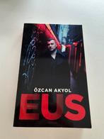 Eus - Özcan Akyol, Ophalen of Verzenden, Zo goed als nieuw
