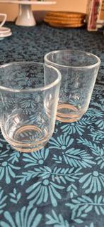 2 borrel glazen, Verzamelen, Glas en Borrelglaasjes, Ophalen of Verzenden, Zo goed als nieuw