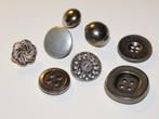 8 verschillende vintage knopen zilverkleurig metaal, Ophalen of Verzenden, Zo goed als nieuw, Knoop of Knopen