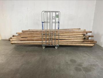 Bamboe palen beschikbaar voor biedingen