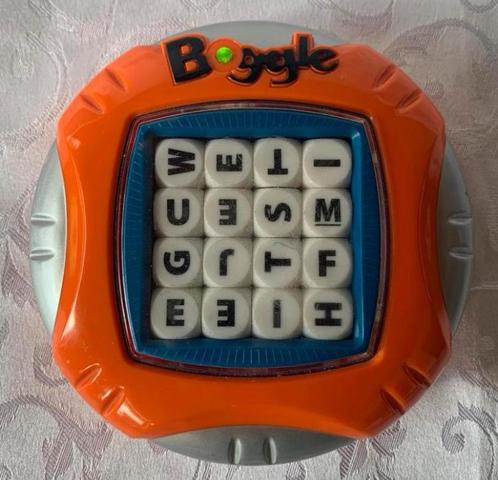 Spel Boggle De Luxe electronisch timer en licht!, Hobby en Vrije tijd, Gezelschapsspellen | Overige, Zo goed als nieuw, Ophalen of Verzenden