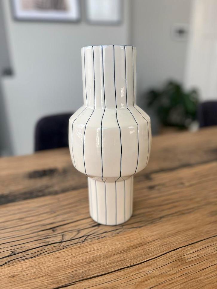 Vaas Light & Living wit/zwart + kandelaars, sierkussens enz, Huis en Inrichting, Woonaccessoires | Vazen, Zo goed als nieuw, Wit