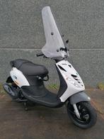 Piaggio Zip 4-takt 45km bromscooter in nieuwstaat, Fietsen en Brommers, Scooters | Piaggio, Benzine, Maximaal 45 km/u, Zo goed als nieuw
