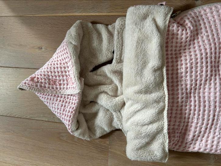Koeka trappelzak - old baby pink / pebble, Kinderen en Baby's, Dekens, Slaapzakjes en Inbakerproducten, Zo goed als nieuw, Deken
