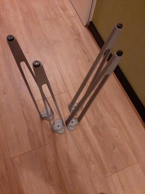 4 stuks stalen tafelpoten met een hoogte van 70cm, Huis en Inrichting, Tafelonderdelen, Zo goed als nieuw, 50 tot 100 cm, 50 tot 100 cm