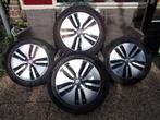 VW 17 INCH VELGEN MET MICHELIN ZOMERBANDEN, Ophalen, 215 mm, Banden en Velgen, 17 inch