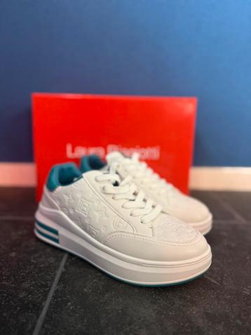 NIEUWE Laura Biagiotti sneakers dames 37 beschikbaar voor biedingen