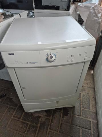 Leuke zanussi condensdroger voorzien van nieuwe snaar  beschikbaar voor biedingen