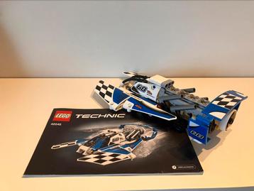 LEGO Technic 42045 2in1 Watervliegtuig-racer beschikbaar voor biedingen