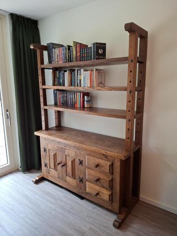Massieve eikenhouten boekenkast kaaskast beschikbaar voor biedingen