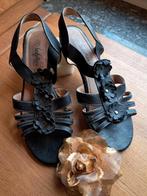 sandalen zwart met bloem deco maat 39, Kleding | Dames, Schoenen, Ophalen of Verzenden, Gedragen, Zwart, Sandalen of Muiltjes