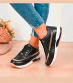 Nieuwe sneakers met gouden detail maat 39. Binnenzool 25 cm, Zwart, Nieuw, Ophalen of Verzenden, Sneakers of Gympen