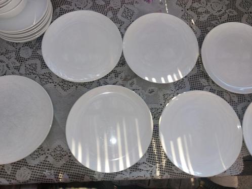 Compleet servies, Huis en Inrichting, Keuken | Servies, Zo goed als nieuw, Bord(en), Overige stijlen, Ophalen of Verzenden