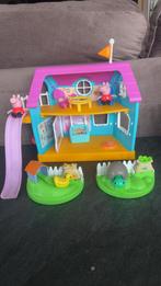 peppa pig dierentuin en clubhuis, Kinderen en Baby's, Speelgoed | Poppenhuizen, Ophalen of Verzenden, Zo goed als nieuw, Poppenhuis