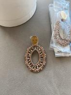 Oorbellen Lott. Glaskraaltjes, champagnekleur NIEUW, Beige, Nieuw, Ophalen of Verzenden, Glas