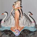 Vintage Porseleinen Beeld Dame met Zwanen, Ophalen of Verzenden