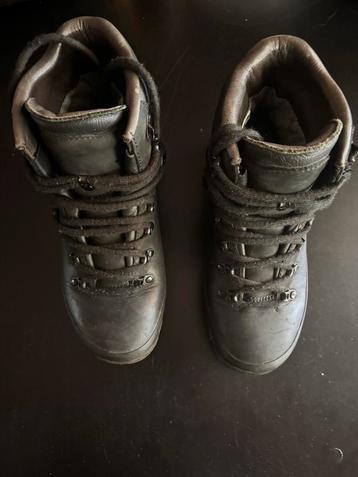 Stevige werk schoenen van Meindl maat 39 beschikbaar voor biedingen
