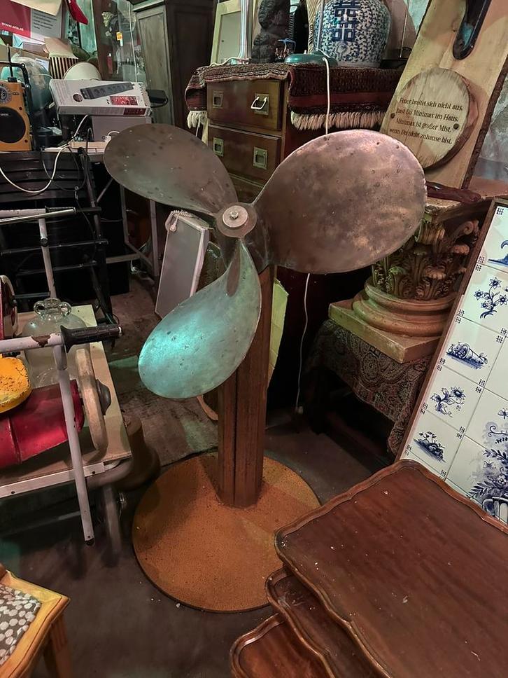 Scheepsschroef brons jaren 30 antieke op cortenstaal zuil, Huis en Inrichting, Woonaccessoires | Zuilen en Pilaren, Zo goed als nieuw