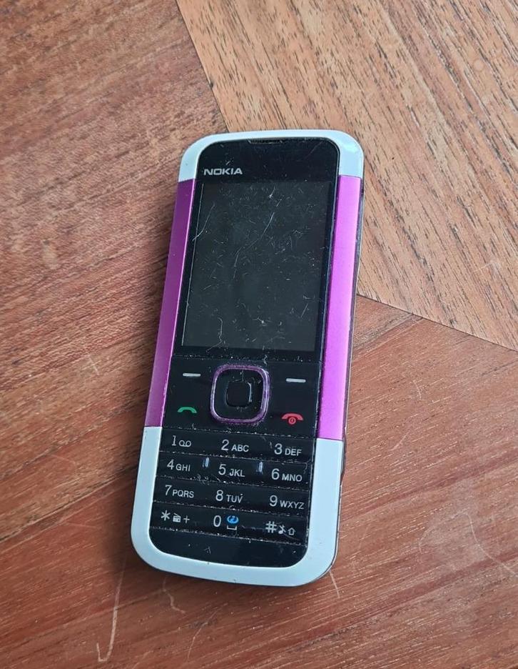nokia 5000 5000d-2 RM-362 Stella paars // Nokia 3310, Telecommunicatie, Mobiele telefoons | Nokia, Gebruikt, Fysiek toetsenbord