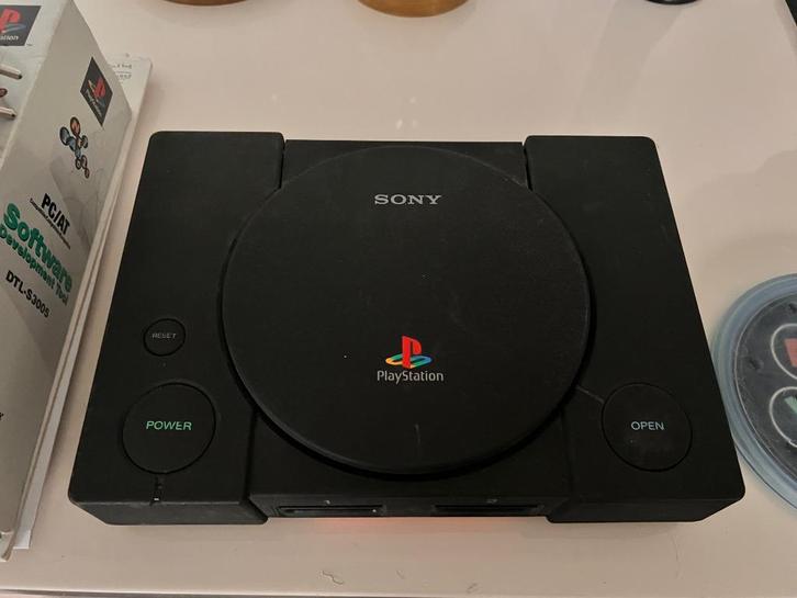 Sony Net Yaroze PSX 1 Devkit, Spelcomputers en Games, Games | Sony PlayStation 1, Zo goed als nieuw, Overige genres, 2 spelers