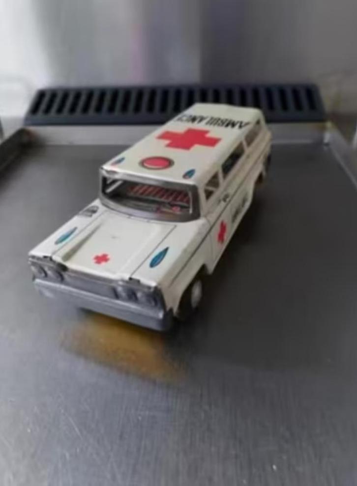 Oude blikken ambulance, Merk: Shudo, (made in Japan), Antiek en Kunst, Antiek | Speelgoed, Ophalen of Verzenden