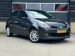 Renault Clio 1.4-16V Dynamique S Airco Cruise apk Nap, Gebruikt, 4 cilinders, Leder en Stof, Handgeschakeld