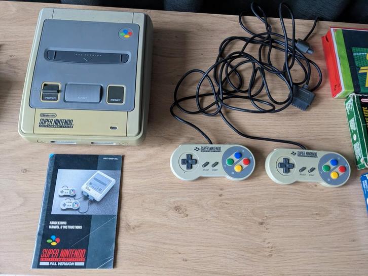 Super Nintendo (SNES) PAL - Compleet!, Spelcomputers en Games, Spelcomputers | Nintendo Super NES, Gebruikt, Met 2 controllers