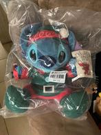 Nieuwe Stitch Kerst knuffel - Disney store, Ophalen of Verzenden, Overige figuren, Nieuw, Knuffel