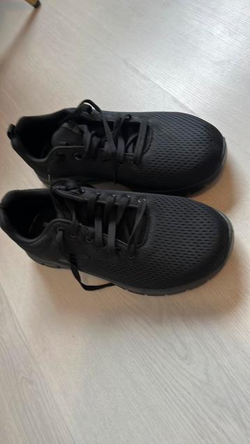 Skechers Wide Fit Memory Foam beschikbaar voor biedingen
