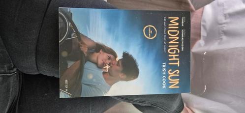 Trish Cook - Midnight Sun, Boeken, Kinderboeken | Jeugd | 13 jaar en ouder, Zo goed als nieuw, Ophalen of Verzenden