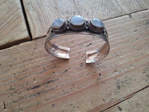 Zilveren Bali Bangle Maansteen armband handgemaakt  Deze han, Sieraden, Tassen en Uiterlijk, Armbanden, Nieuw, Zilver, Zilver
