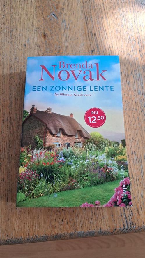 Brenda Novak - Een zonnige lente, Boeken, Literatuur, Zo goed als nieuw, Nederland, Ophalen of Verzenden