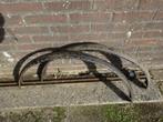 Fiets achterspatborden 28 inch/2 met 32 gaatjes en 4 zonder, Fietsen en Brommers, Fietsonderdelen, Ophalen of Verzenden, Oldtimer