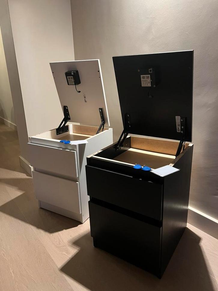 Nachtkastje met verborgen/geheime ruimte - openen met pasje, Huis en Inrichting, Woonaccessoires | Kisten, Zo goed als nieuw, Minder dan 50 cm