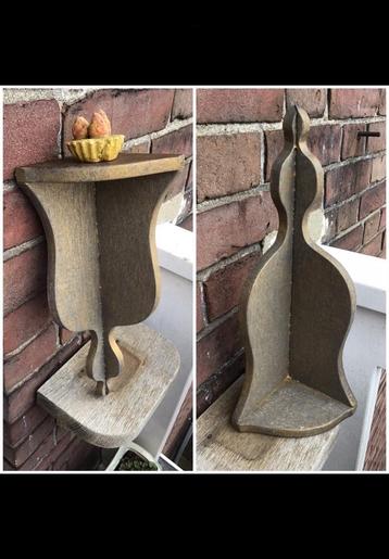 Leuk apart houten wandplankje, console, van hout, licht hout beschikbaar voor biedingen