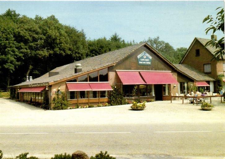 Cafe-Restaurant Rust een weinig - Hoenderloo - terras volk -, Verzamelen, Ansichtkaarten | Nederland, Ongelopen, Gelderland, Voor 1920