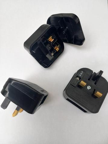 FUSED Reisstekkers (Engelse stekker - 3 stuks) beschikbaar voor biedingen