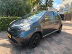 Toyota Aygo 1.0MT met Airco, LM, carkit APK tot 22-9-2026, Auto's, Voorwielaandrijving, Stof, 4 stoelen, 68 pk