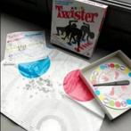 Twister, Hobby en Vrije tijd, Gezelschapsspellen | Overige, Een of twee spelers, Ophalen of Verzenden, Zo goed als nieuw