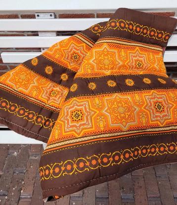 Retro oranje bruine Polydaun slaapzak.  beschikbaar voor biedingen