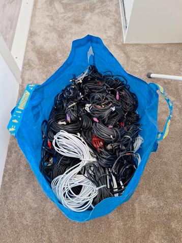 10+ Kilo Audio- en videokabel beschikbaar voor biedingen