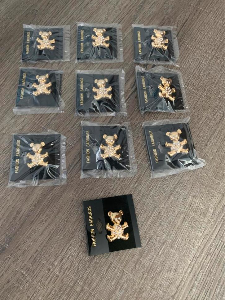 Partij 10 stuks goudkleurige beertjes, Sieraden, Tassen en Uiterlijk, Broches, Nieuw, Overige materialen, Goud, Ophalen of Verzenden