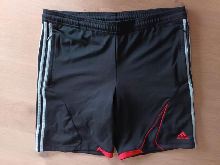 Sportbroek Adidas maat M zwarte sport broek kort korte, Kleding | Heren, Sportkleding, Gedragen, Voetbal, Maat 48/50 (M), Zwart