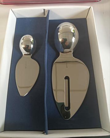 Guzzini kaas set Forma ontworpen door SANTACHIARA beschikbaar voor biedingen